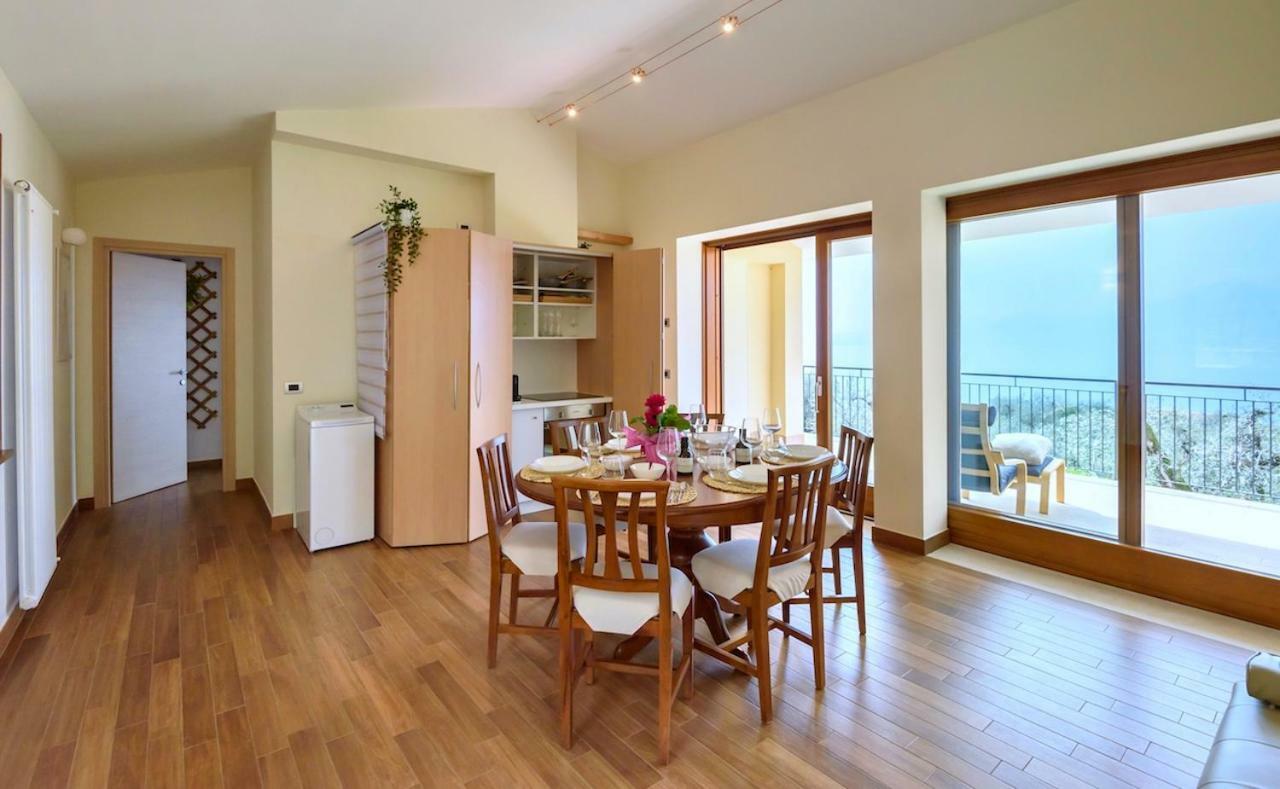 Maison Balu Villa Torri Del Benaco Eksteriør billede